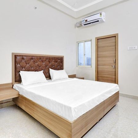 Collection O Pearl Inn Guest House Гваліор Екстер'єр фото
